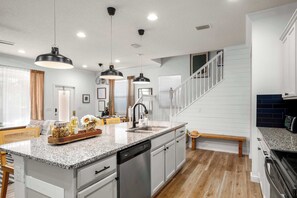 Fridge, microwave, oven, stovetop - Family villa near Disney w/ pool & game room (Kissimmee)
