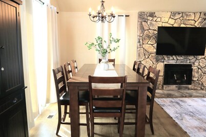 Cozy Cabin in the City of Winnemucca Plus GYM