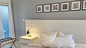 3 bedrooms, desk, iron/ironing board, WiFi (free)