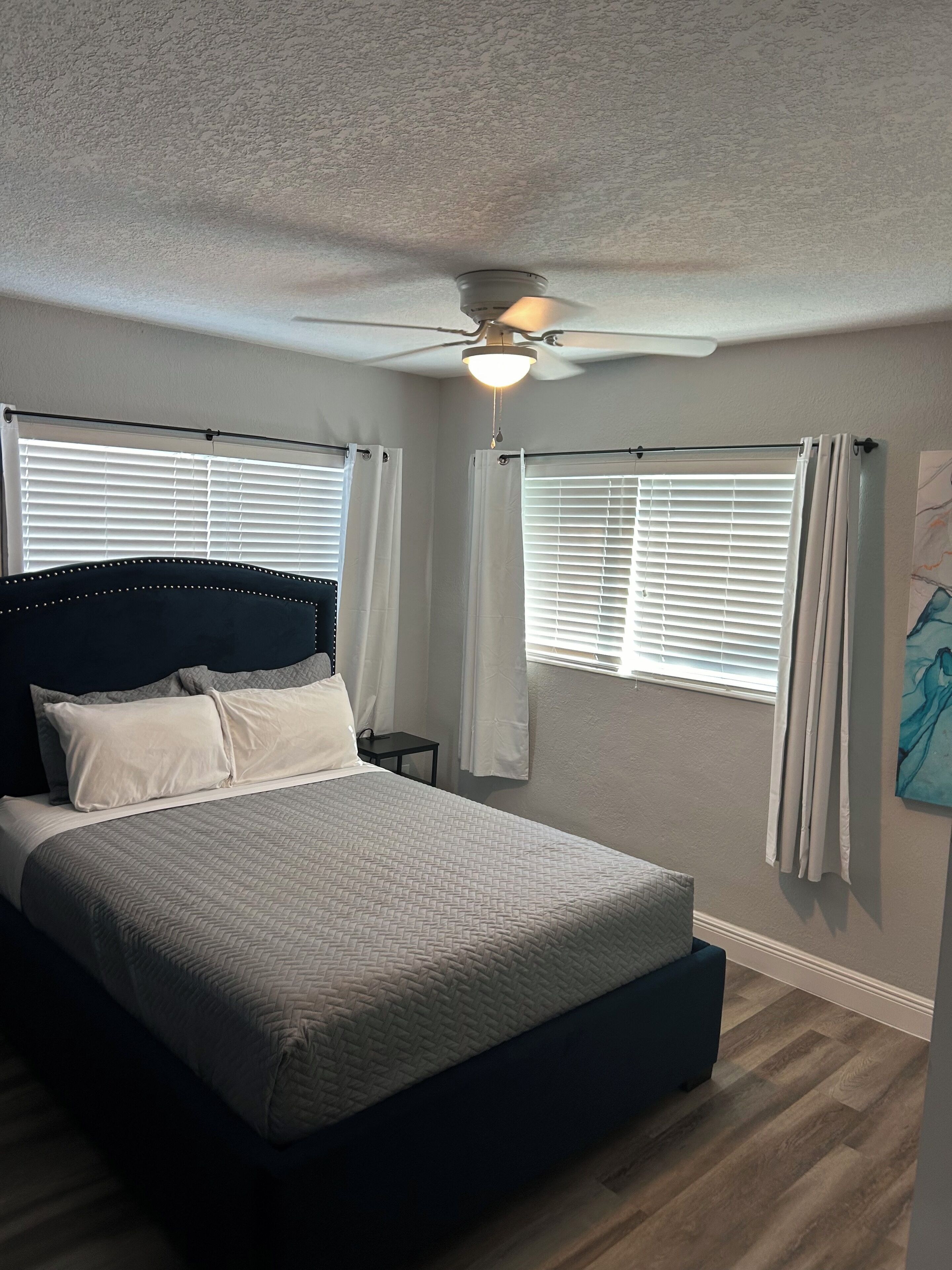 Iron/ironing board, WiFi, bed sheets