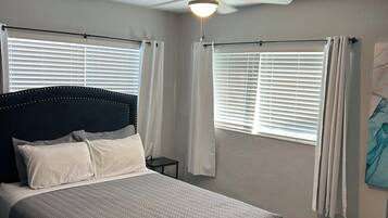 Iron/ironing board, WiFi, bed sheets