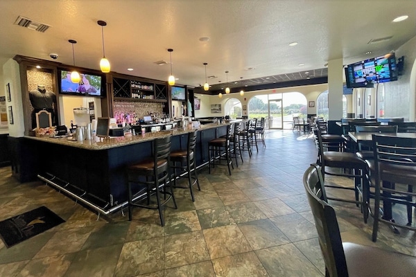 Bar (in der Unterkunft)