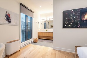 4 bedrooms, desk, iron/ironing board, free WiFi - New !!  Arbora Tremblant Penthouse | Private Hot Tub + Rooftop Terrace (Mont-Tremblant)