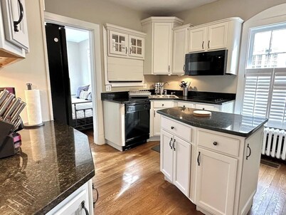 House Magruder - Historic 4BR/3B in charming Bethesda