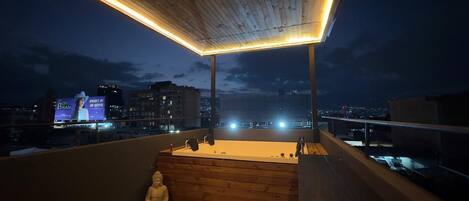 مغطس سبا خارجي