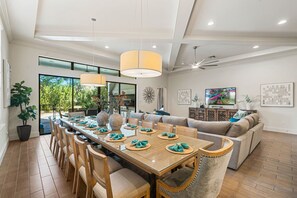 Dining - Homestead Waterstone: Near Disney, Waterfall, Private Pool, Arcade, Movie Theater (Kissimmee)