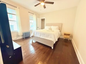 2 bedrooms, iron/ironing board, free WiFi, bed sheets