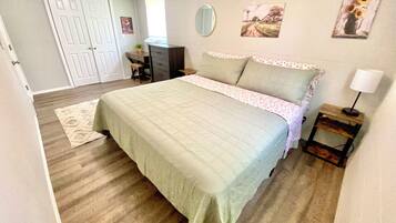Iron/ironing board, WiFi (free), bed sheets