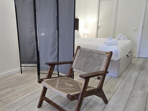 Bügeleisen/Bügelbrett, Internetzugang, Bettwäsche