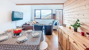TV - La Combe des Ours by Interhome (La Toussuire)