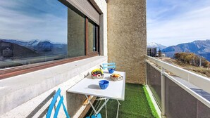 Outdoor dining - La Combe des Ours by Interhome (La Toussuire)