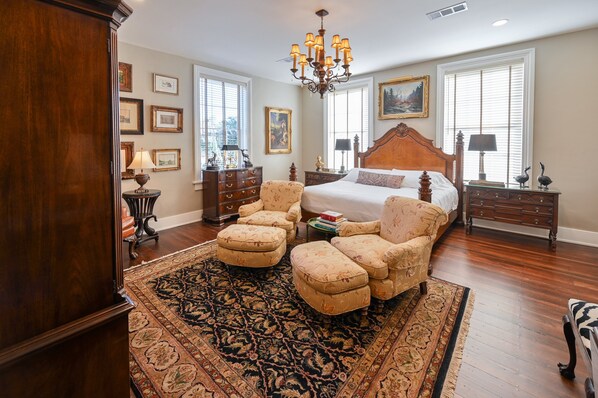 Iron/ironing board, free WiFi, bed sheets - Magnolia Hall: Henderson | 1/1, Private Ensuite Bath (Natchez)