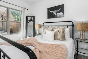 1 chambre, fer et planche à repasser, accès au Wi-Fi (inclus)