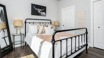 1 bedroom, iron/ironing board, free WiFi, bed sheets