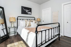 1 soverom, strykejern/-brett, wi-fi (inkludert) og sengetøy