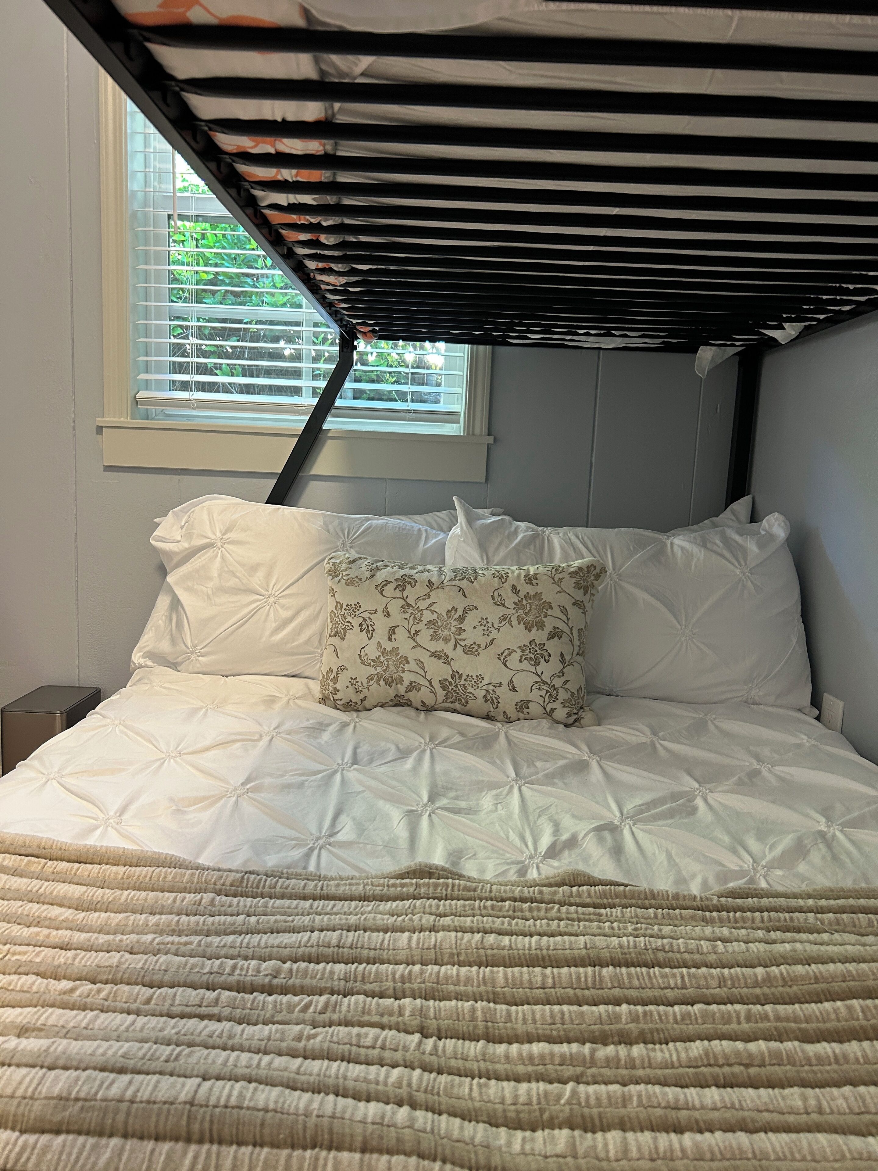 熨斗/熨衫板、Wi-Fi、床單