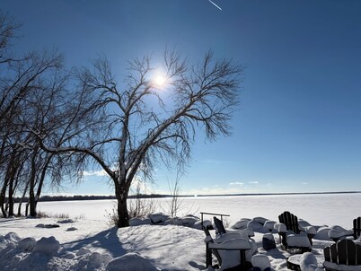 Lakefront âą Fire Pit + Deck View âą Private Balcony