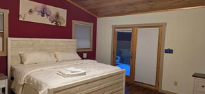 3 bedrooms, iron/ironing board, free WiFi, bed sheets