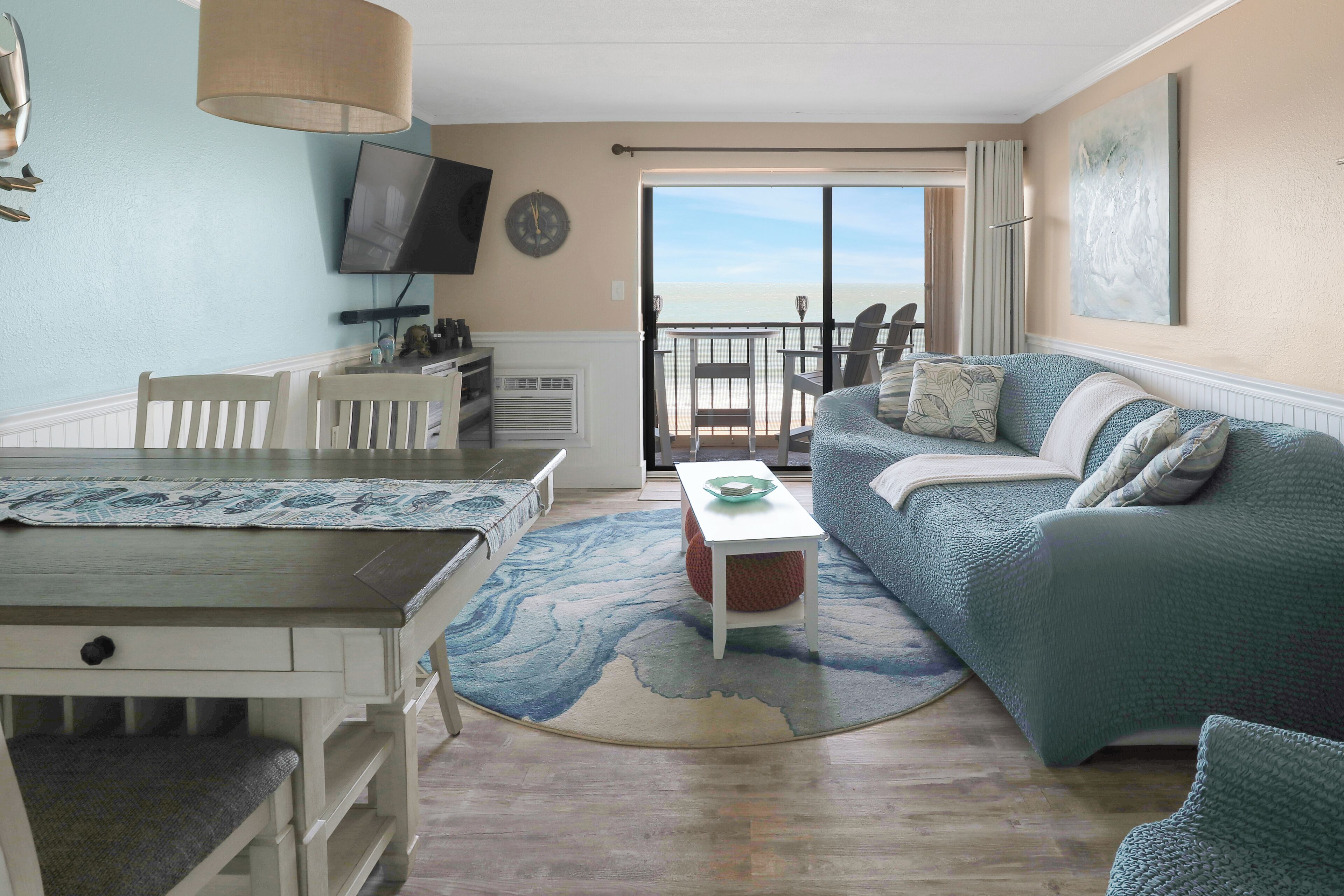 Smart TV, fireplace, books, music library