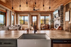 Interior - Incredible Game Room/Pool/Hot Tub/Theater/LUXE - Southern Summit Skies (Sevierville)