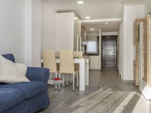 TV - Barcelona by Interhome (Miami Platja)