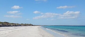 Eden on Todd River – Relaxed Country Villa Near Tumby Bay, Breakfast Included