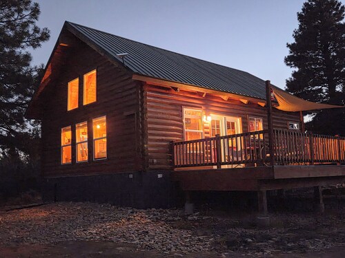 Nuthatch Cabin:  A cozy, peaceful cabin bordering Zion National Park