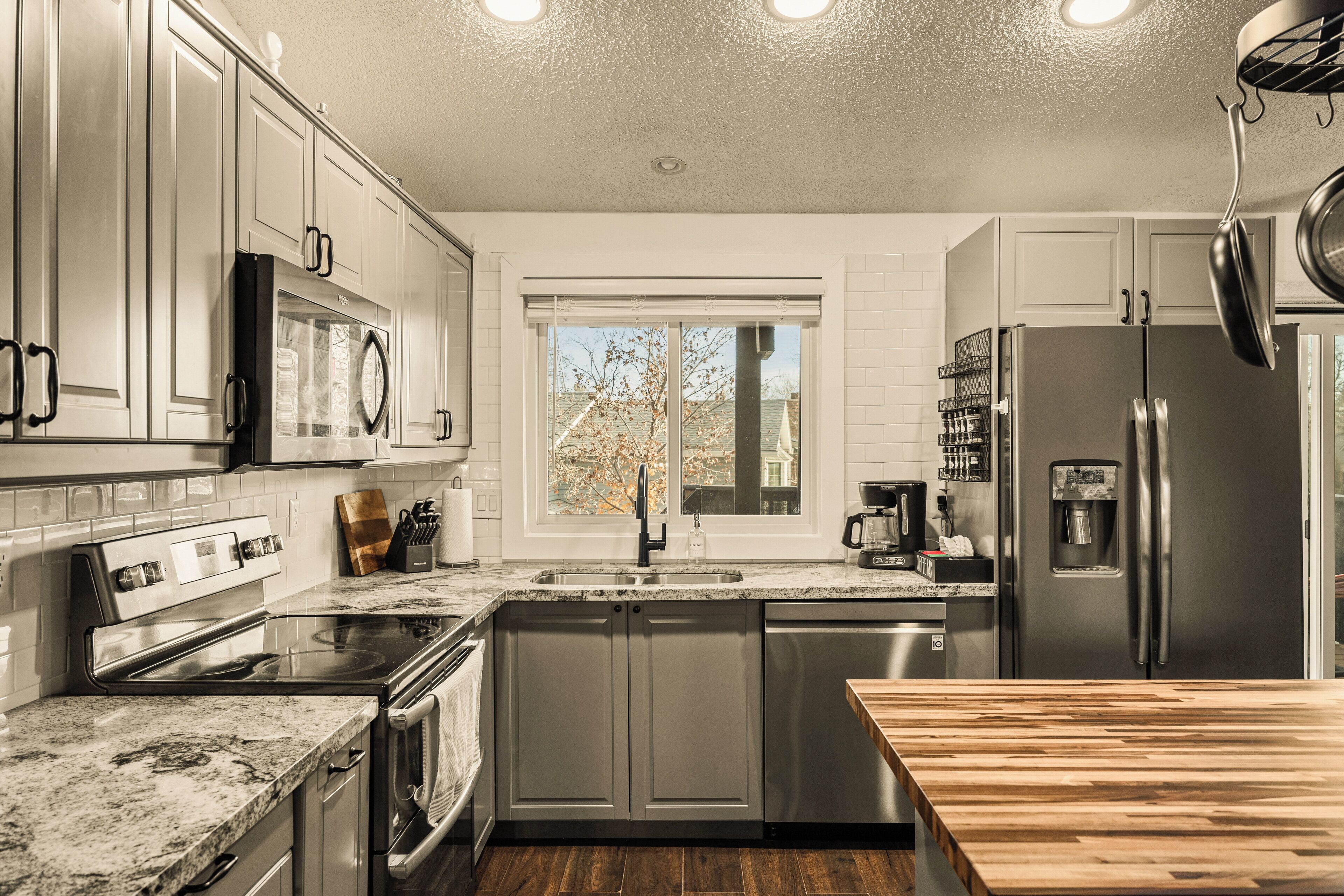 冰箱、微波炉、烤箱、炉灶