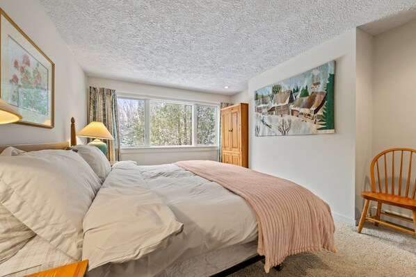 3 bedrooms, free WiFi, bed sheets