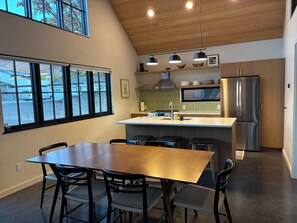Dining - Modern Retreat in Heart of Downtown Moab (Moab)