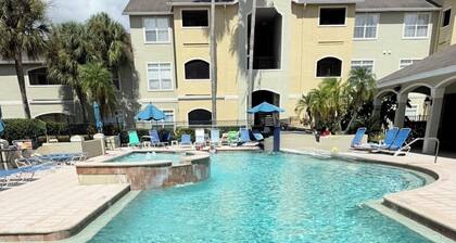 Cozy beach condo w/ gated pool-10min drive to Clearwater beach