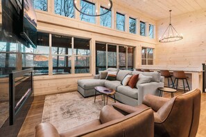 Fernseher, Kamin, Videospiele