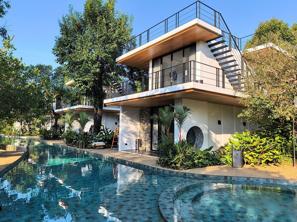 Exterior - Khanom Station 549 (Khanom)