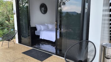 Kahden hengen deluxe-huone | Egyptinpuuvillaiset lakanat, ylelliset vuodevaatteet, työpöytä