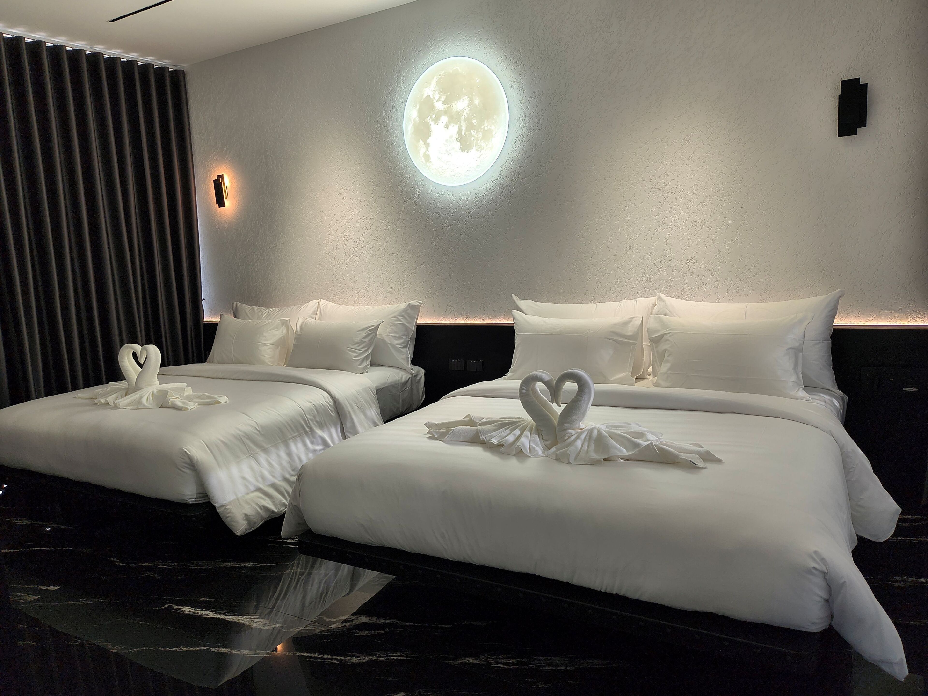 Kamar Quadruple Keluarga | Seprai katun Mesir, seprai premium, meja kerja, dan Wi-Fi gratis