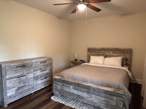 3 bedrooms, free WiFi, bed sheets