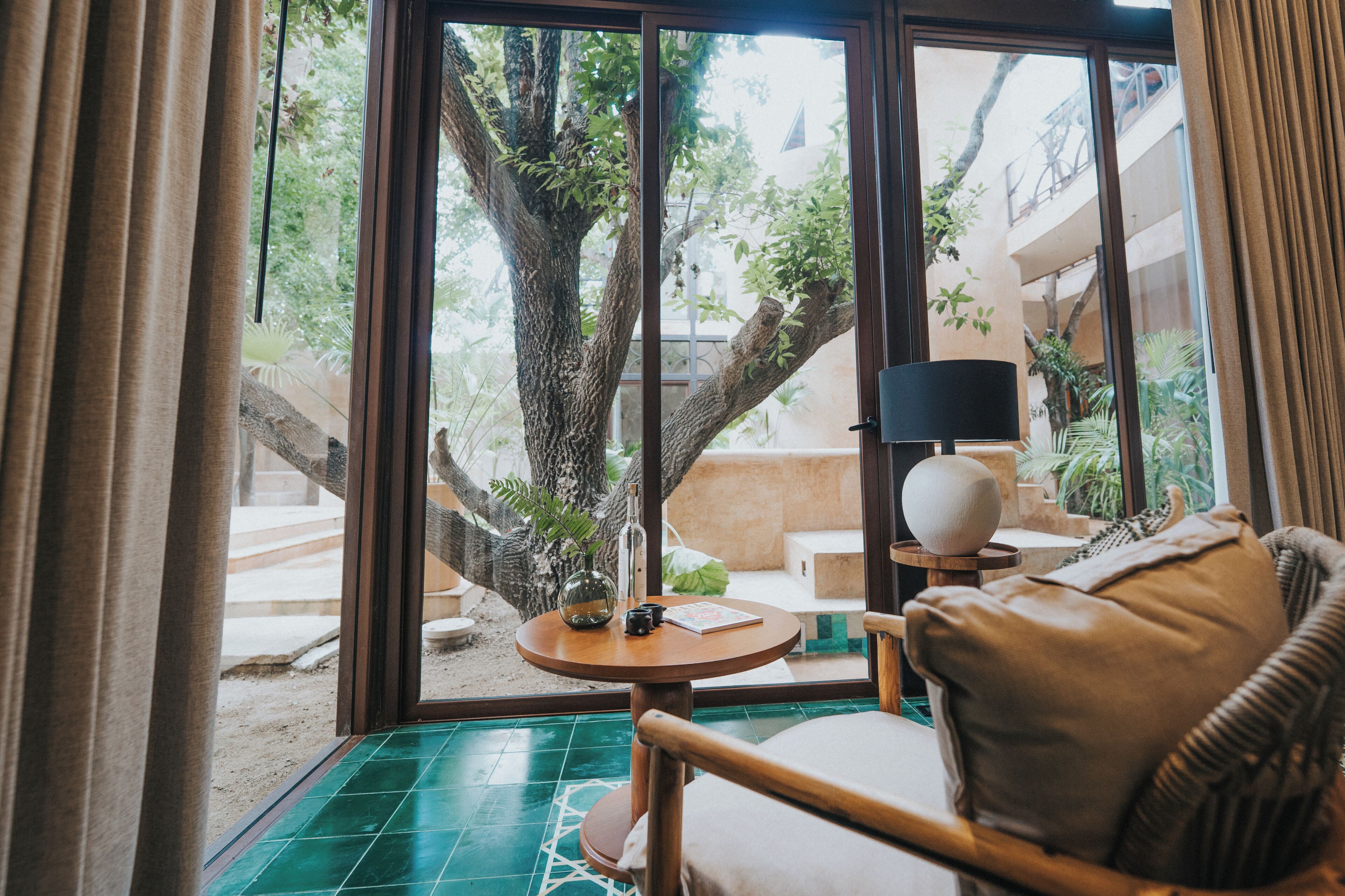 Garden Junior Suite with plunge pool | Blick auf den Garten