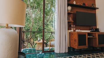 Junior Suite with Balcony Garden view | Balcón