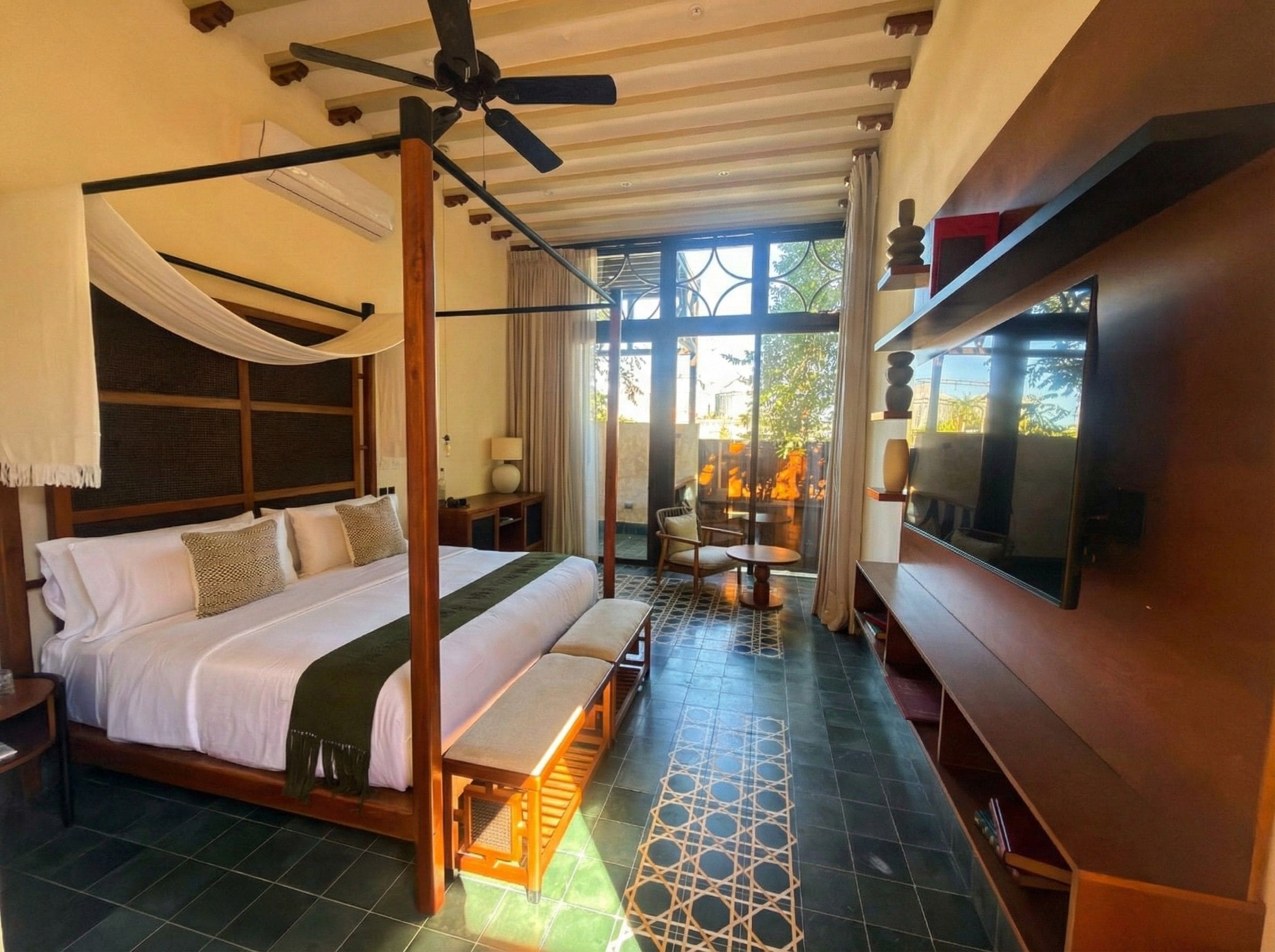 Een minibar, een kluis op de kamer, verduisterende gordijnen