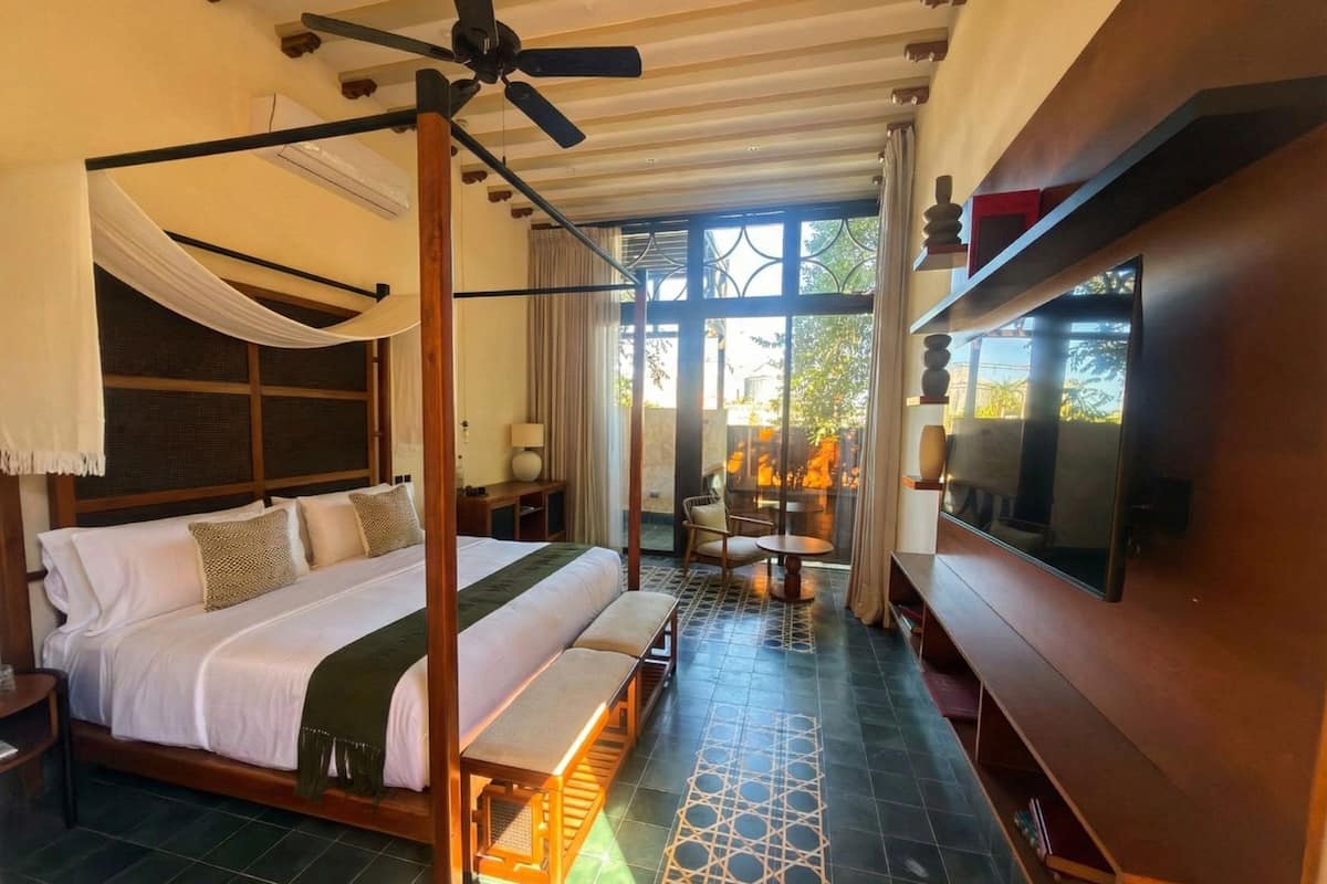 Minibar, caja de seguridad en la habitación y cortinas blackout