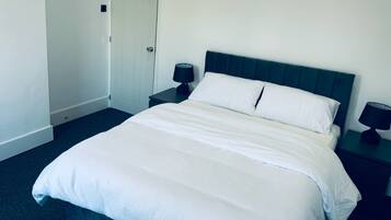 3 bedrooms, iron/ironing board, WiFi, bed sheets
