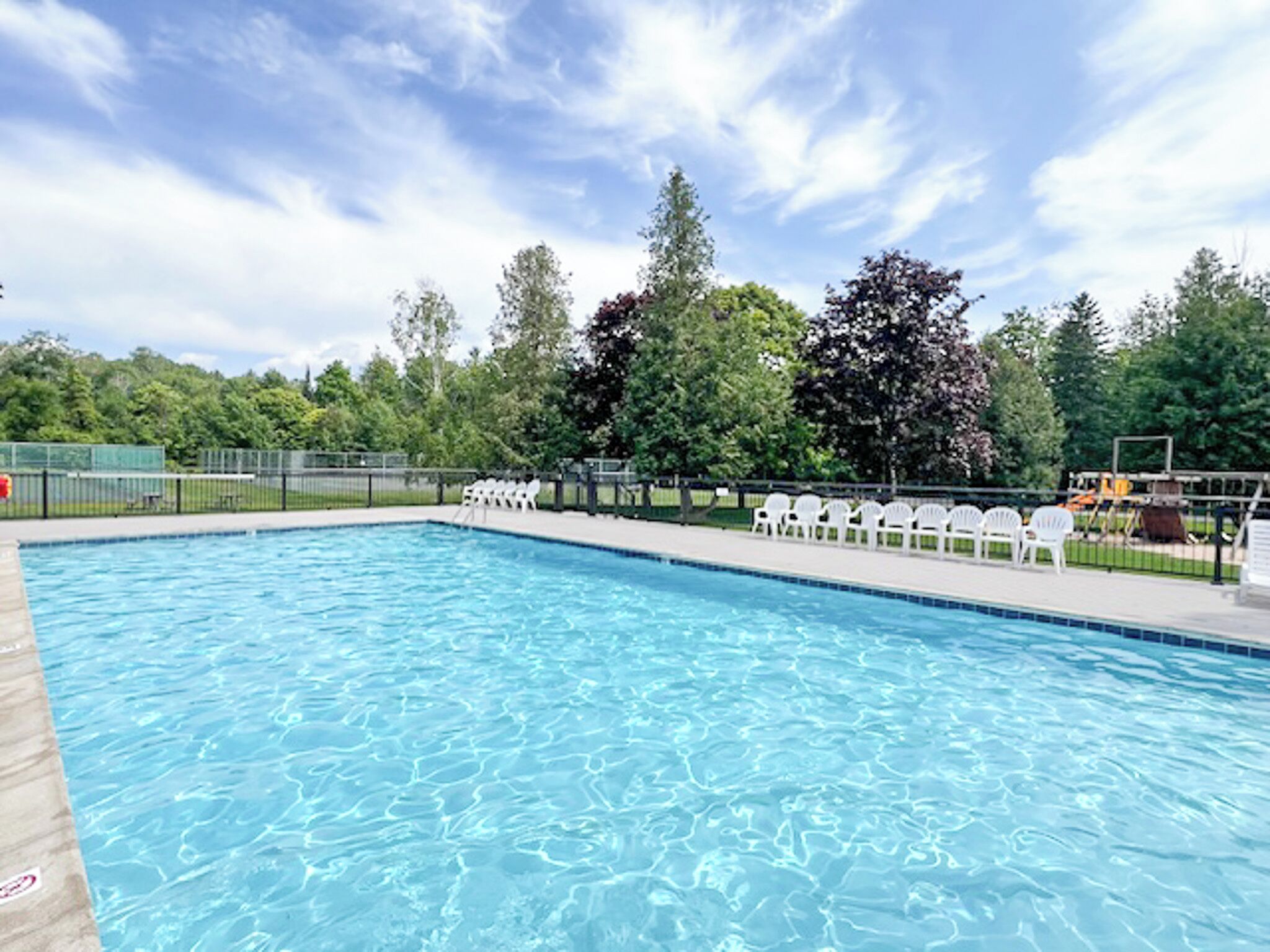 Sisäuima-allas, lämmitetty uima-allas