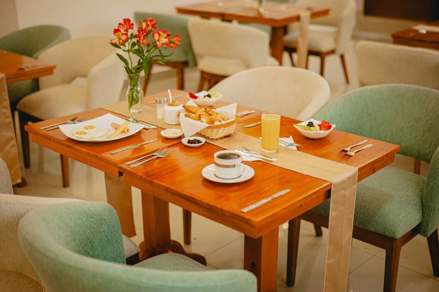 Free daily continental breakfast