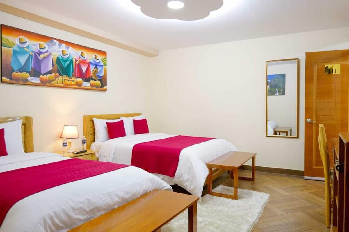 Desk, laptop workspace, free WiFi