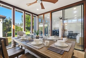 Dining - Serene 3-bedroom house in Redondo Beach perfect for relaxing stays (Redondo Beach)