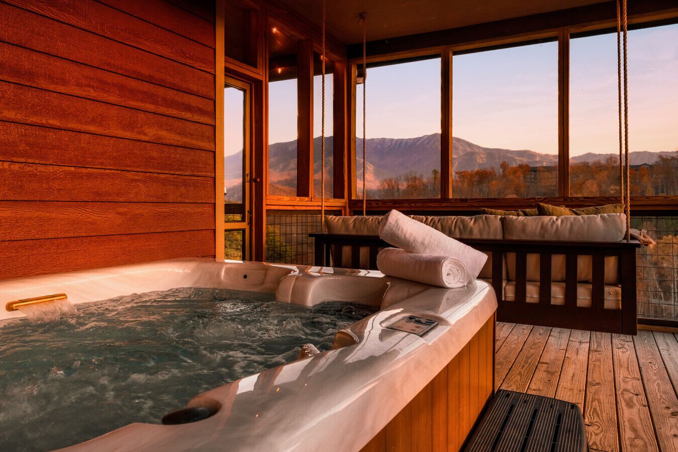 Banyera d'hidromassatge a l'aire lliure