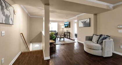 Spacious 3 bed/3 bath apartment near airport/UB