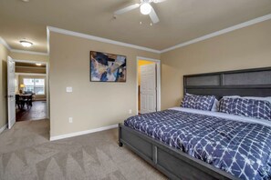 Desk, iron/ironing board, WiFi, bed sheets