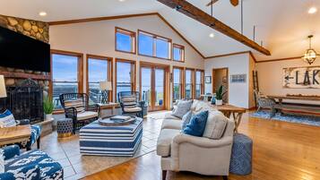 Smart-tv och eldstad