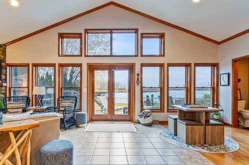 Waterfront | Outdoor Kitchen | Sleeps 14